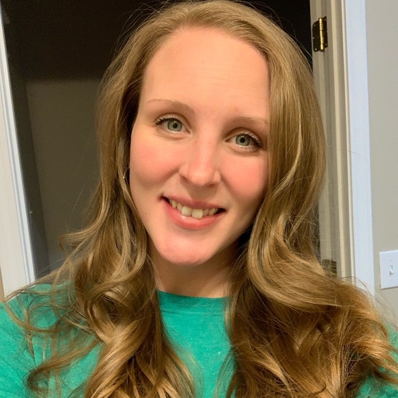 Meet your Posher, Hannah - Picture 2 of 2